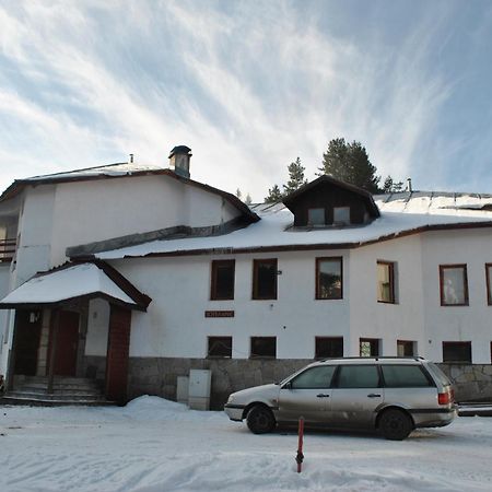 Kris Guesthouse Stoykite Exteriér fotografie